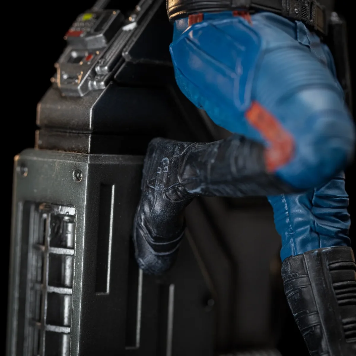 Marvel: Guardians of the Galaxy Vol. 3 – Star-Lord 1:10 Scale Statue – IRON STUDIOS – Image 8